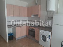 Apartament, 65 m², près de bus et de train, presque neuf