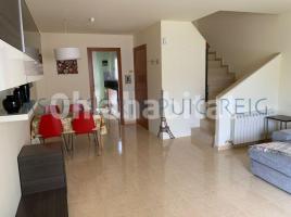 Casa (unifamiliar adossada), 170 m², prop de bus i tren, seminou