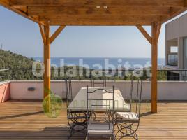 Houses (villa / tower), 332 m², almost new, Avenida dels Garrofers