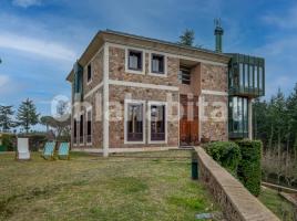 Houses (villa / tower), 671 m²