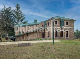 Houses (villa / tower), 671 m²