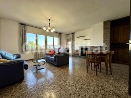 For rent flat, 107 m², near bus and train