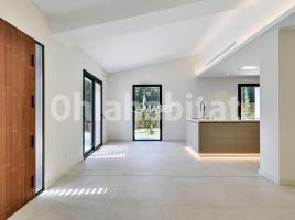 Houses (villa / tower), 350 m², Calle Begur