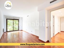 Alquiler piso, 137 m², cerca de bus y tren, seminuevo