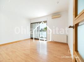 Attic, 81 m², near bus and train