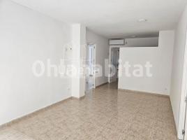 Piso, 77 m², seminuevo, Zona