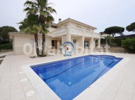 Casa (xalet / torre), 349 m², seminou, Calle Pitxot