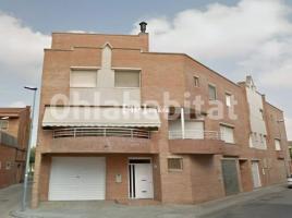 Casa (unifamiliar adosada), 304 m², Zona