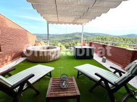 Houses (terraced house), 375 m², almost new, Zona