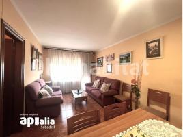 Piso, 77 m², Calle Montserrat