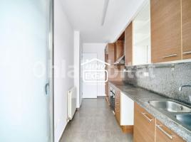 Flat, 90 m², almost new