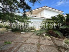 Houses (villa / tower), 330 m², Calle ZONA MISERICORDIA, S/N