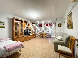 Pis, 133 m², prop de bus i tren, Calle Cardenal Cisneros