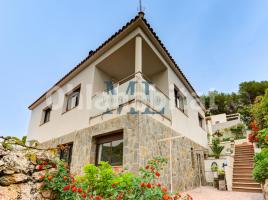 Houses (detached house), 307 m², almost new