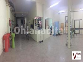 For rent business premises, 375 m², near bus and train