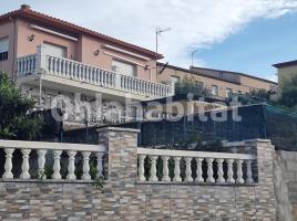 Houses (villa / tower), 250 m², almost new