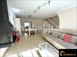 Casa (unifamiliar adossada), 257 m², prop de bus i tren