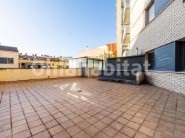 Piso, 206 m², cerca de bus y tren, seminuevo