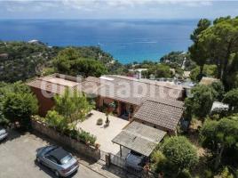 Houses (detached house), 351 m², almost new