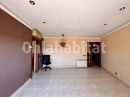 Piso, 108 m², cerca de bus y tren, Calle dels Ferrocarrils Catalans