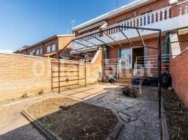 Houses (terraced house), 251 m², near bus and train