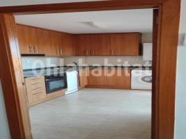 Piso, 65 m², cerca de bus y tren