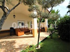 Houses (villa / tower), 300 m², almost new, Urbanización Club Mont-roig