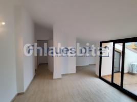 Attic, 83 m², almost new