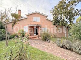 Houses (villa / tower), 387 m², Calle carrer sils