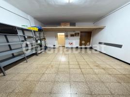 Local comercial, 40 m², cerca de bus y tren