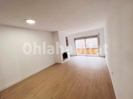 Piso, 137 m², cerca de bus y tren, Calle Angel Guimerà, 63