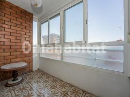 Piso, 77 m², cerca de bus y tren