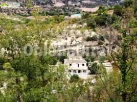 Houses (detached house), 238 m², near bus and train