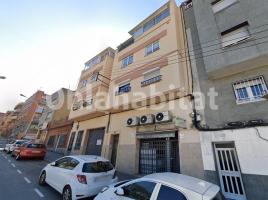 Piso, 42 m², cerca de bus y tren