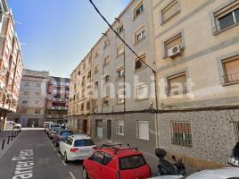 Piso, 39 m², cerca de bus y tren