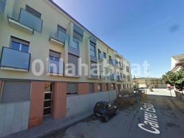 Flat, 64 m², near bus and train, almost new