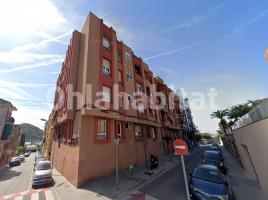 Flat, 94 m², near bus and train