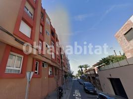 Flat, 94 m², near bus and train