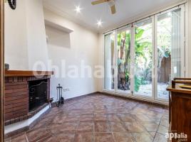 Houses (detached house), 200 m², near bus and train, El Centre