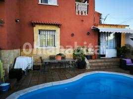 Houses (detached house), 210 m², near bus and train, Residencial