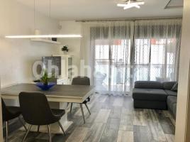 Apartament, 93 m², près de bus et de train, Fenals