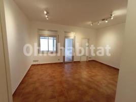 Piso, 91 m², cerca bus y metro