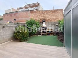 Casa (unifamiliar adosada), 211 m², cerca de bus y tren, seminuevo