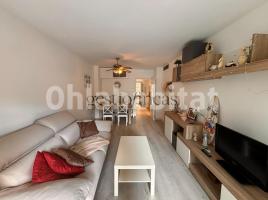 For rent flat, 80 m², near bus and train