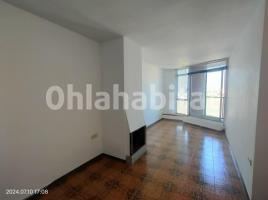 For rent flat, 67 m², close to bus and metro