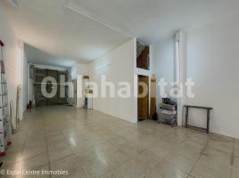  (unifamiliar adossada), 259 m², près de bus et de train, Poble Nou