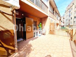 Houses (terraced house), 114 m², near bus and train, Montornès del Vallès