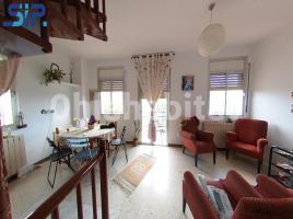 Houses (terraced house), 105 m², near bus and train