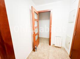 Flat, 74 m², near bus and train, almost new