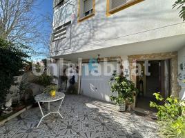 Houses (terraced house), 151 m², near bus and train, Calle d'Astorga